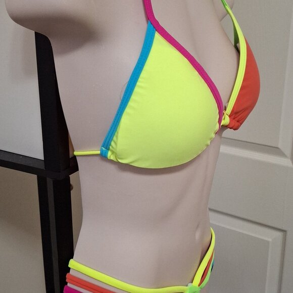 BIKINI SWIMSUIT (MED). - Picture 3 of 3